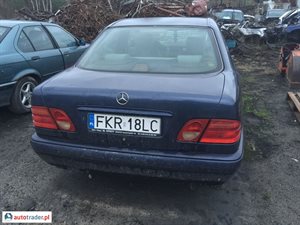 Mercedes 220 1995 2.2 95 KM Mercedes 220 1995 2.2 95 KM