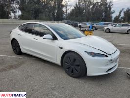 Tesla Model 3 2025