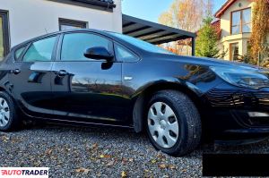Opel Astra 2015 1.6 110 KM