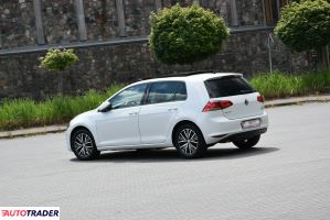 Volkswagen Golf 2017 1.4 125 KM