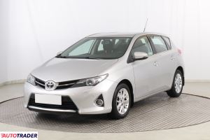 Toyota Auris 2013 1.6 130 KM