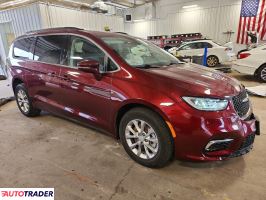 Chrysler Pacifica 2022 3