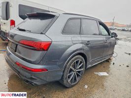 Audi Q7 2022 4