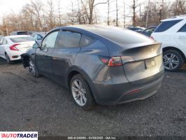 Tesla Model Y 2024 Tesla Model Y 2024