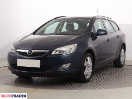 Opel Astra 2011 2.0 162 KM