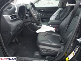 Toyota Highlander 2022 3