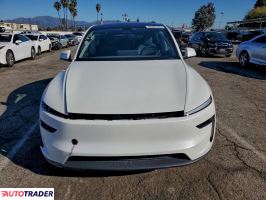 Tesla Model Y 2026