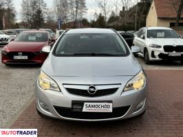 Opel Astra 2011 1.4 100 KM