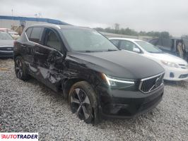 Volvo XC40 2025 2