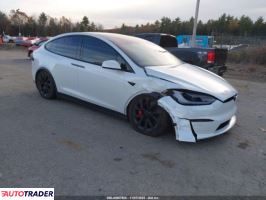 Tesla Model X - zobacz ofertę
