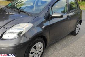 Toyota Yaris 2009 1.0 70 KM