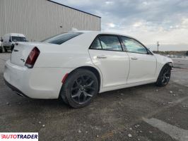 Chrysler 300C 2021 3