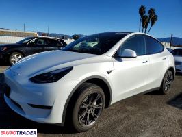 Tesla Model Y - zobacz ofertę