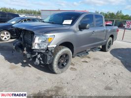 Nissan Titan 2022 5