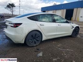 Tesla Model 3 2025