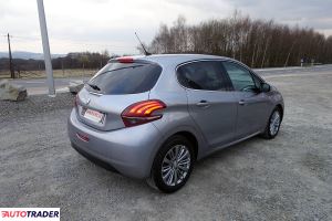 Peugeot 208 2018 1.2 110 KM