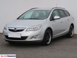 Opel Astra 2011 1.4 138 KM