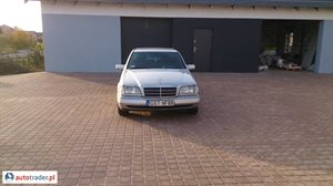 Mercedes 220 1996 2.2 95 KM Mercedes 220 1996 2.2 95 KM