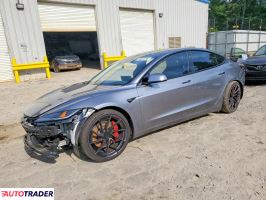 Tesla Model 3 - zobacz ofertę