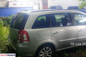 Opel Zafira 2013 1.8 140 KM