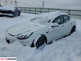 Tesla Model 3 - zobacz ofertę