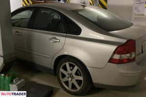 Volvo S40 2004 2.0 136 KM