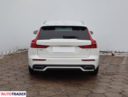 Volvo V60 2019 2.0 246 KM