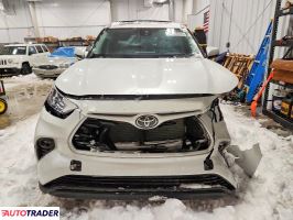 Toyota Highlander 2022 3