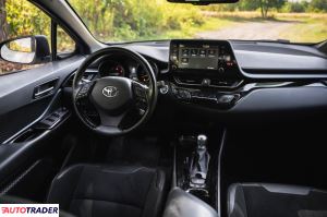 Toyota C-HR 2020 2.0 181 KM