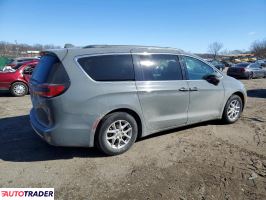 Chrysler Pacifica 2022 3