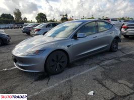 Tesla Model 3 - zobacz ofertę