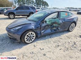 Tesla Model 3 - zobacz ofertę