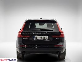Volvo XC60 2021 2.0 197 KM