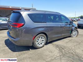 Chrysler Pacifica 2022 3
