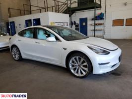 Tesla Model 3 2020