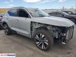 Volvo XC40 2025 2