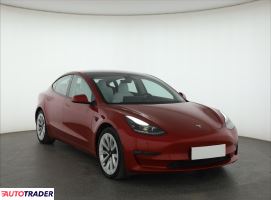 Tesla Model 3 - zobacz ofertę