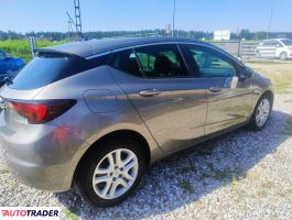 Opel Astra 2017 1.4 100 KM