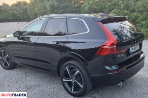 Volvo XC60 2019 2.0 197 KM