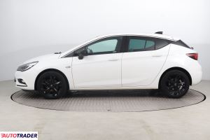 Opel Astra 2018 1.4 147 KM