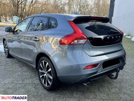 Volvo V40 2019 2.0 150 KM