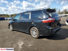 Toyota Sienna 2019 3