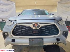 Toyota Highlander 2020 3