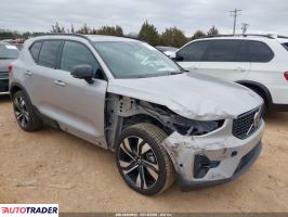 Volvo XC40 2025 2