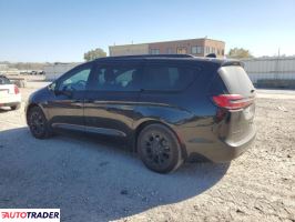 Chrysler Pacifica 2021 3