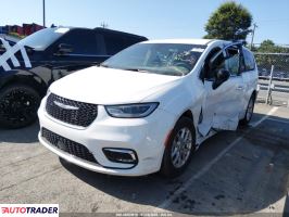Chrysler Pacifica 2025 3