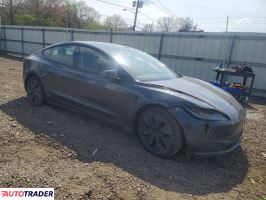 Tesla Model 3 2025