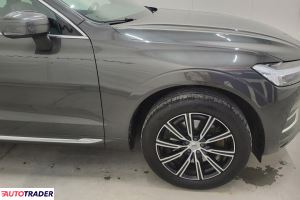 Volvo XC60 2021 2.0 197 KM