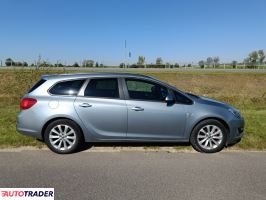 Opel Astra 2012 1.4 140 KM