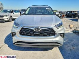 Toyota Highlander 2022 3